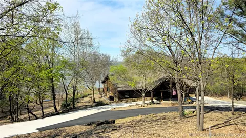 1807 Rose Ln, Eufaula, OK 74432