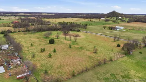 1 E 400 Rd, Claremore, OK 74017