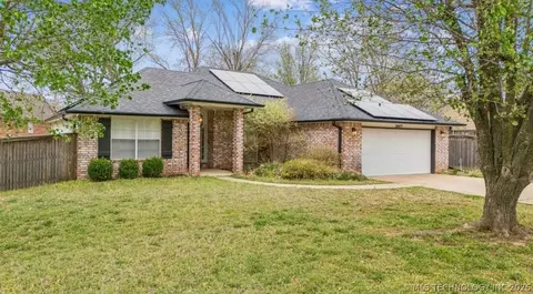 29477 E 156th St S St, Coweta, OK 74429