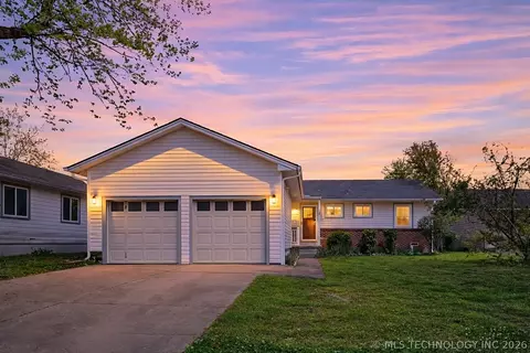 5729 E 28th St, Tulsa, OK 74114