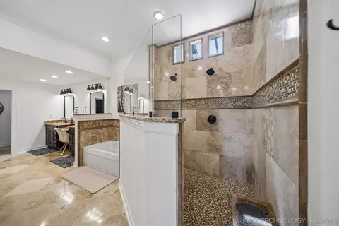 Bath - 3414 E 64th St, Tulsa, OK 74136 photo 11 of 12