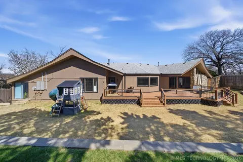 Exterior - 3414 E 64th St, Tulsa, OK 74136 photo 7 of 11