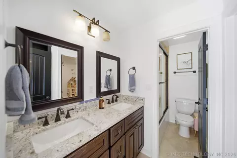 Bath - 3414 E 64th St, Tulsa, OK 74136 photo 6 of 12
