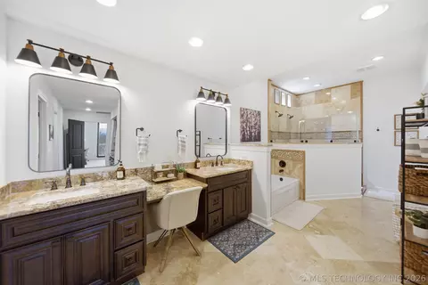 Bath - 3414 E 64th St, Tulsa, OK 74136 photo 1 of 12