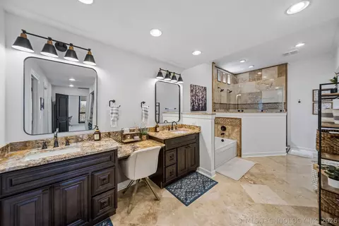 Bath - 3414 E 64th St, Tulsa, OK 74136 photo 9 of 12