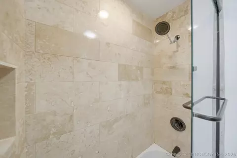 Bath - 3414 E 64th St, Tulsa, OK 74136 photo 7 of 12