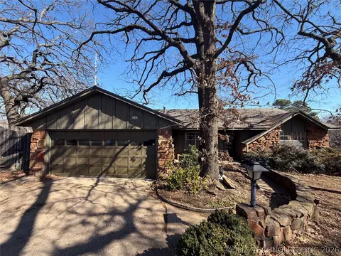 2301 W Oklahoma Pl, Tulsa, OK 74127