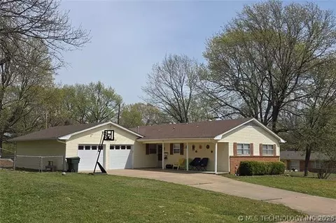 2608 Branson Park Pl, Muskogee, OK 74403