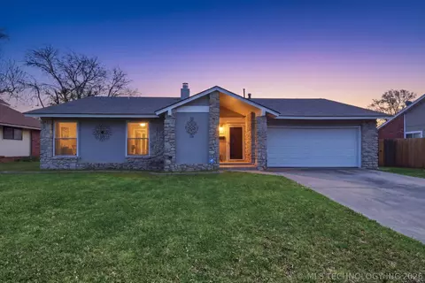 4335 Lakewood Ave, Tulsa, OK 74135