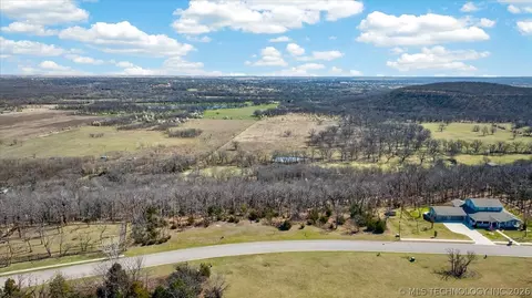 2632 Mountain Rd, Bartlesville, OK 74003