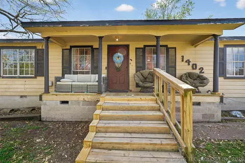 1402 E Hayes St, Okmulgee, OK 74447