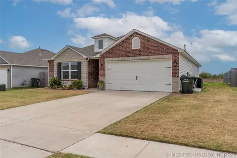 7312 E 141st St N, Collinsville, OK 74021