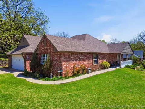 2015 W 4th Pl S, Claremore, OK 74017