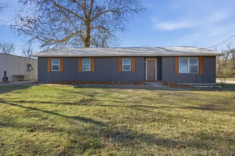 725 N 260 Rd, Mounds, OK 74047