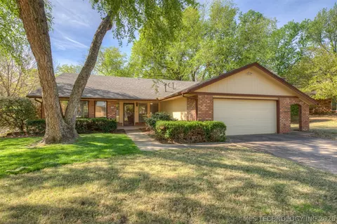 1701 W Winston Ct, Broken Arrow, OK 74011