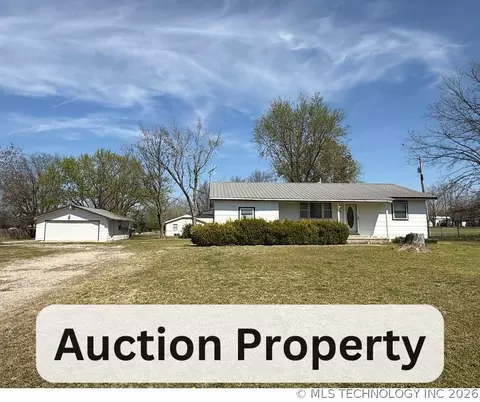 520 W Galer Ave, Nowata, OK 74048
