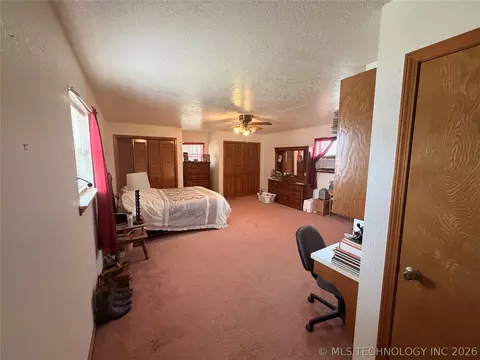 Bedroom - 1412 E Walnut St, Cushing, OK 74023 photo 3 of 3