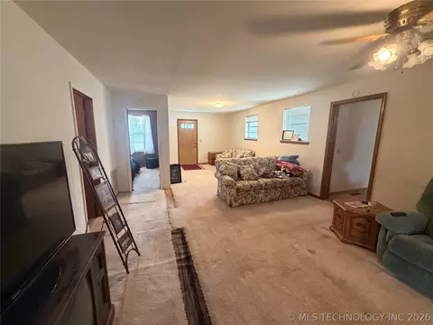 Living - 1412 E Walnut St, Cushing, OK 74023 photo 2 of 2