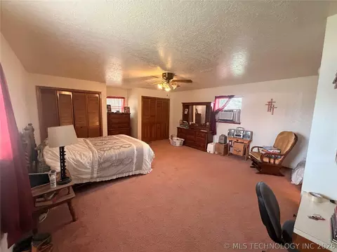 Bedroom - 1412 E Walnut St, Cushing, OK 74023 photo 2 of 3