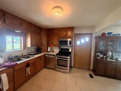 Kitchen - 1412 E Walnut St, Cushing, OK 74023 photo 2 of 2