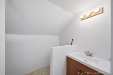 Bath - 3182 E 1st St, Tulsa, OK 74104 photo 1 of 2