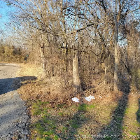 738 Road, Wagoner, OK 74467 photo 2