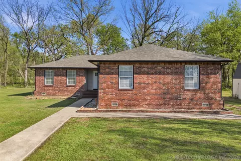 16449 N Lombard Ln, Skiatook, OK 74070