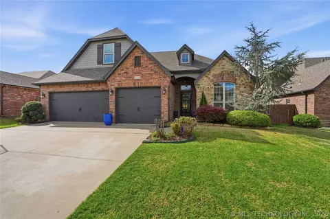 5758 E 143rd St S, Bixby, OK 74008