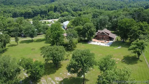 20413 E Allen Rd, Tahlequah, OK 74464
