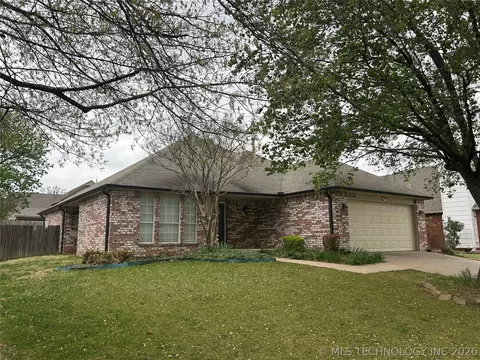 1112 N Willow Ave, Broken Arrow, OK 74012