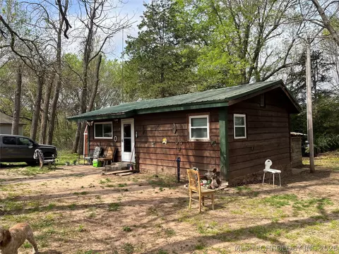 1566 Lakeshore Dr, Indianola, OK 74442
