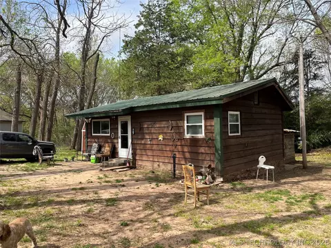 1566 Lakeshore Dr, Indianola, OK 74442