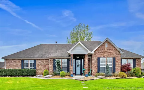 11206 S 276th East Ave, Coweta, OK 74429