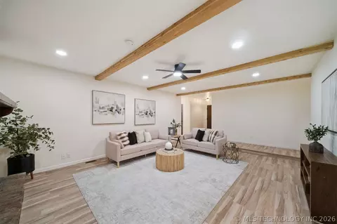 Living - 23601 E 79th St, Broken Arrow, OK 74014 photo 2 of 6
