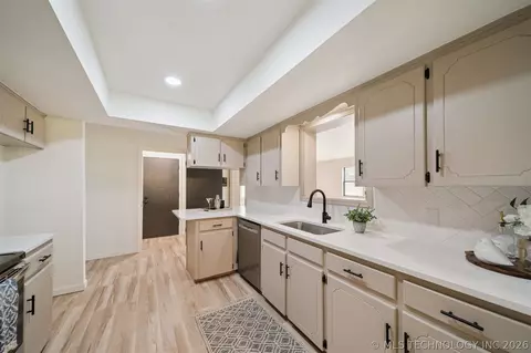 Kitchen - 23601 E 79th St, Broken Arrow, OK 74014 photo 1 of 3