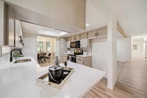 Kitchen - 23601 E 79th St, Broken Arrow, OK 74014 photo 3 of 3
