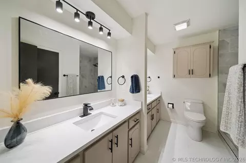 Bath - 23601 E 79th St, Broken Arrow, OK 74014 photo 1 of 4