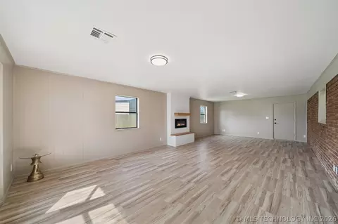Living - 23601 E 79th St, Broken Arrow, OK 74014 photo 4 of 6