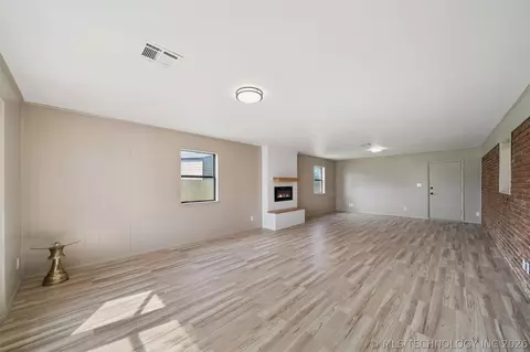 Living - 23601 E 79th St, Broken Arrow, OK 74014 photo 4 of 6