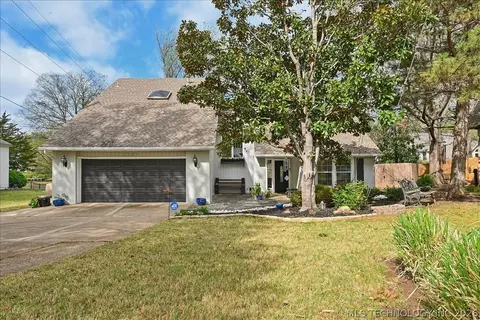 6307 E 96th St, Tulsa, OK 74133