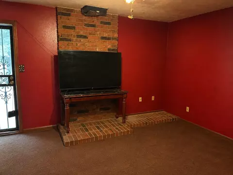 Living - 411321 E 1080 Rd, Checotah, OK 74426 photo 1 of 1
