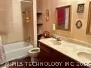 Bath - 411321 E 1080 Rd, Checotah, OK 74426 photo 1 of 2