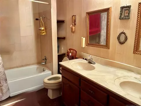 Bath - 411321 E 1080 Rd, Checotah, OK 74426 photo 1 of 2