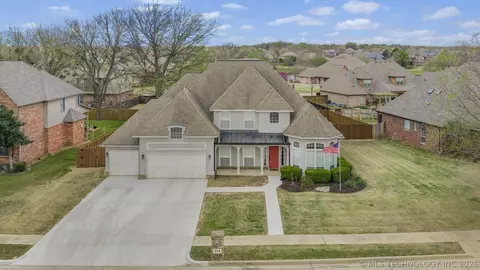 212 S 77th St, Broken Arrow, OK 74014