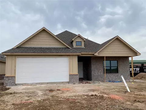 1013 S Chickasaw St, Skiatook, OK 74070 photo 2