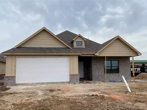 1013 S Chickasaw St, Skiatook, OK 74070 photo 2