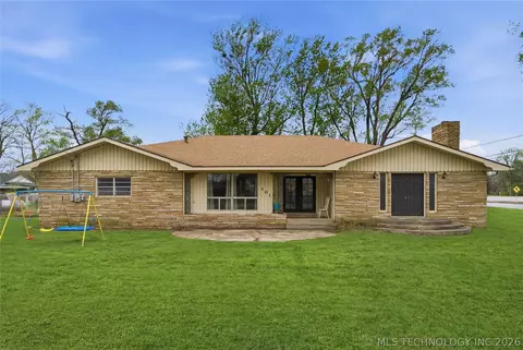 101 S Hall St, Adair, OK 74330