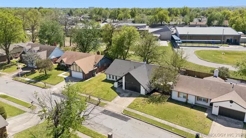 10134 E 25th St, Tulsa, OK 74129