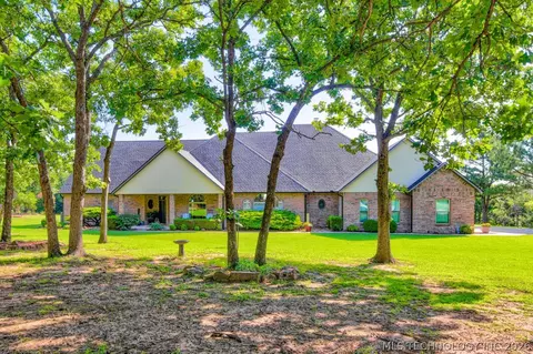 3710 E Mountain Rd, Bartlesville, OK 74003