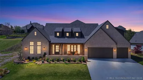 7508 S 5th St, Broken Arrow, OK 74011